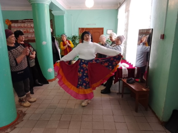 Социальные работники провели праздничные посиделки в Татьянин день